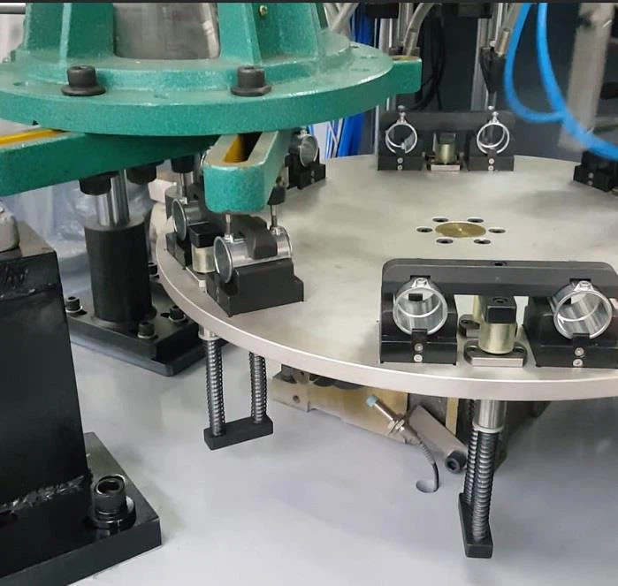 Automatic Tapping And Screwing Machine